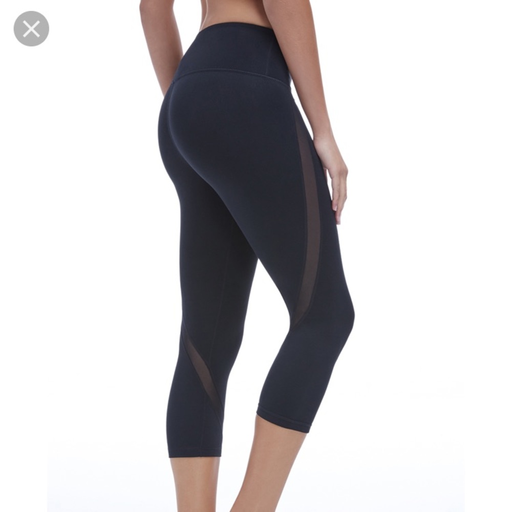 Fabletics Corfu Crop